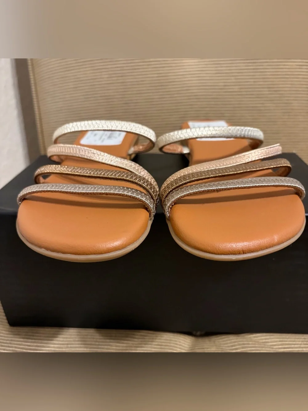 NWT Andre’ Assous Women’s Nolan Strappy Metallic Sandals - Size 7 - Picture 6 of 10